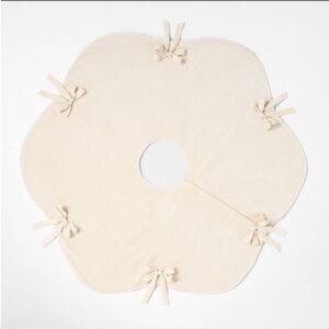 NWT Velvet Bow Christmas Tree Skirt Cream - Threshold designed with Studio McGee